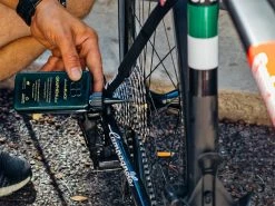 Absolute Black AbsoluteBLACK Lubrifiant Chaîne GRAPHENlube - 140ml Toutes Conditions 10 Absolute Black AbsoluteBLACK Lubrifiant Chaîne GRAPHENlube - 140ml Toutes Conditions -Promos Vtt Complets Boutique absoluteblack lubrifiant chaine graphenlube 140ml toutes conditions 3