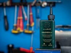 Absolute Black AbsoluteBLACK Lubrifiant Chaîne GRAPHENlube - 140ml Toutes Conditions 11 Absolute Black AbsoluteBLACK Lubrifiant Chaîne GRAPHENlube - 140ml Toutes Conditions -Promos Vtt Complets Boutique absoluteblack lubrifiant chaine graphenlube 140ml toutes conditions 4