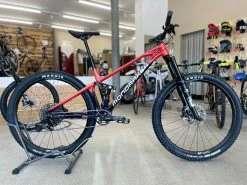 MONDRAKER Foxy R VTT All-Mountain Deep Purple / Flame Red 2022 12 MONDRAKER Foxy R VTT All-Mountain Deep Purple / Flame Red 2022 -Promos Vtt Complets Boutique mondraker foxy r vtt all mountain deep purple flame red 2022 3