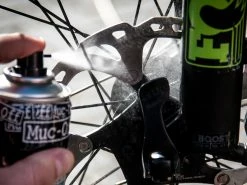 MUC-OFF Disc Brake Cleaner Dégraissant Disque - Aérosol 750ml -Promos Vtt Complets Boutique muc off disc brake cleaner degraissant disque aerosol 750ml 6