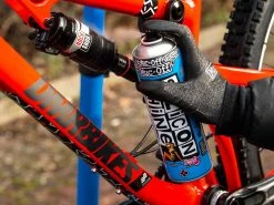 MUC-OFF Silicon Shine Lustrant Au Silicone - Aérosol 500ml -Promos Vtt Complets Boutique muc off silicon shine lustrant au silicone aerosol 500ml 5