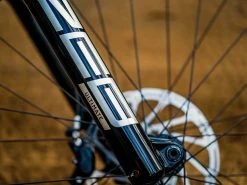 ROCKSHOX Fourche Zeb Ultimate Charger 2.1 RC2 29'' Boost 15x110 Déport 44mm 190mm Noir -Promos Vtt Complets Boutique rockshox fourche zeb ultimate charger 21 rc2 29 boost 15x110 deport 44mm 190mm noir 3